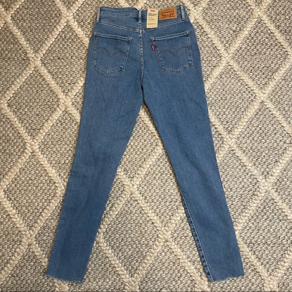 NWT! LEVI STRAUSS 721 High Rise Ripped Raw Hem Skinny Jeans - Size 27 - Picture 9 of 16